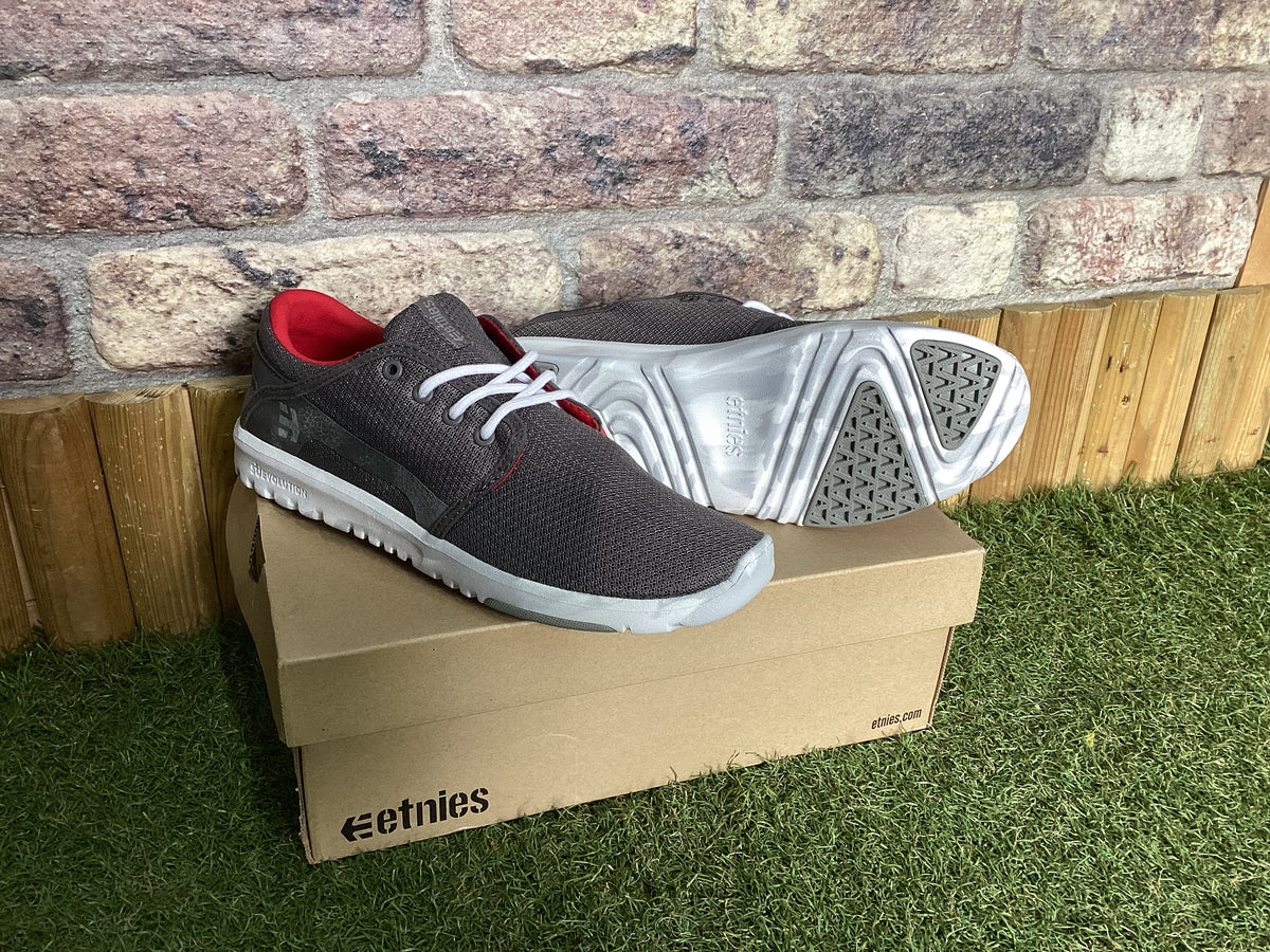 Etnies Scout